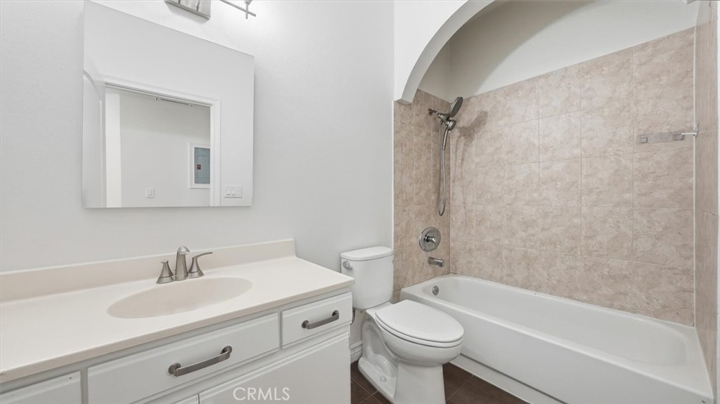 11822 Goshen Avenue 303 Property Photo 18