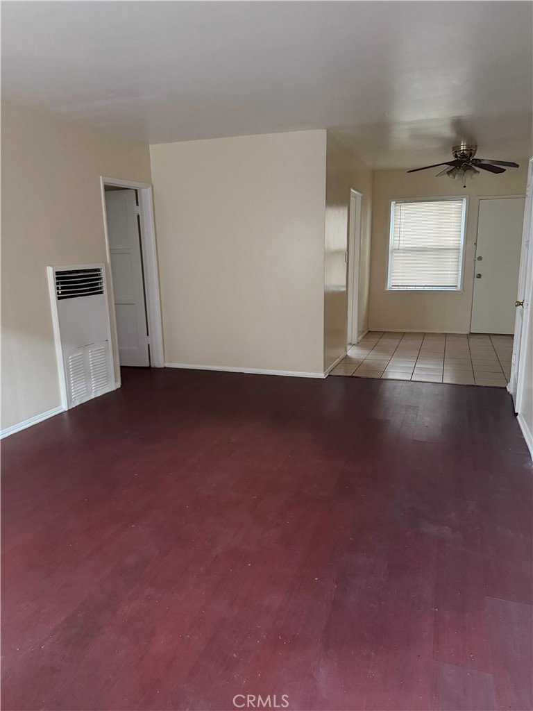 1925 1/2 W 35th Property Photo 4