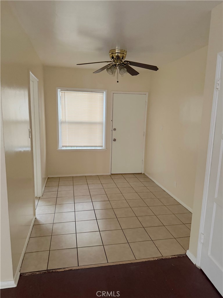 1925 1/2 W 35th Property Photo 10