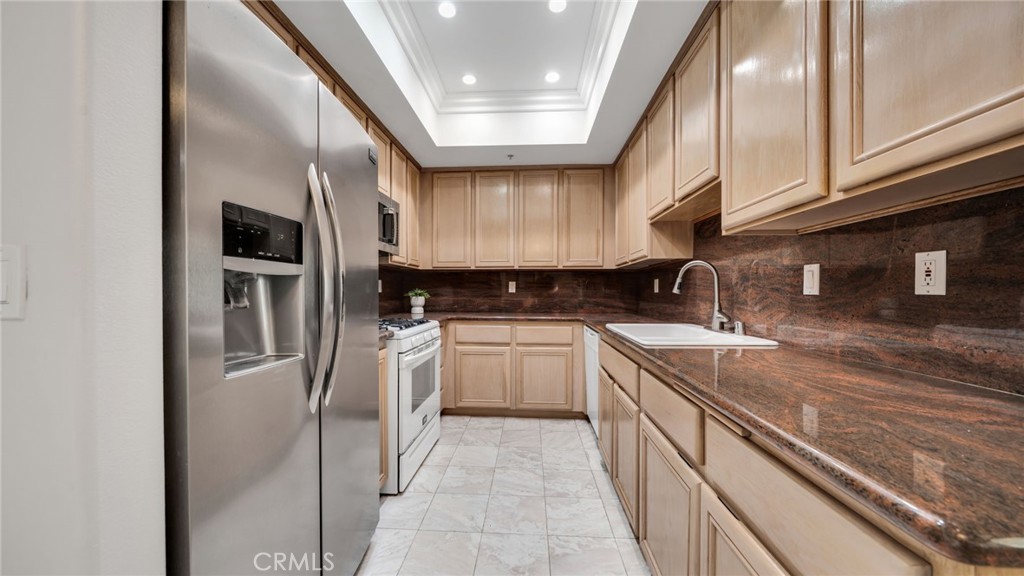 7218 Hillside Avenue 202 Property Photo 12