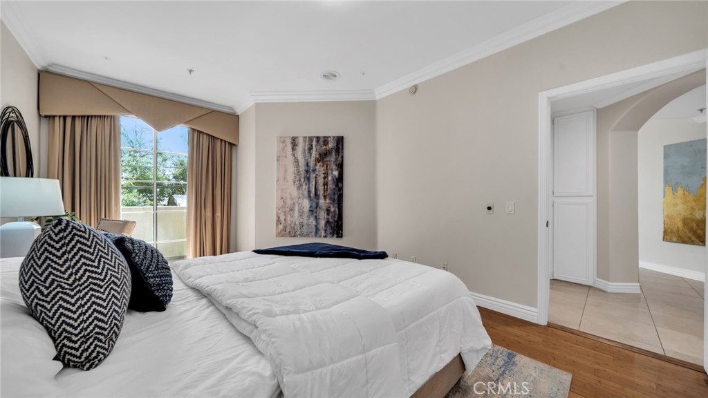 7218 Hillside Avenue 202 Property Photo 20