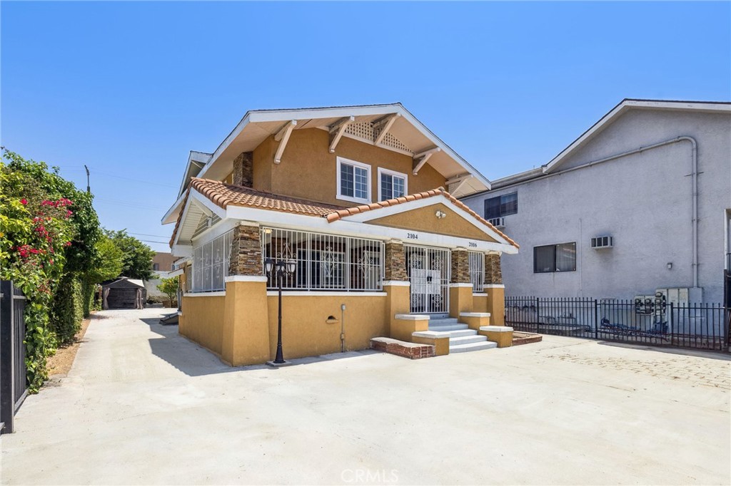 2104 Crenshaw Boulevard Property Photo 2