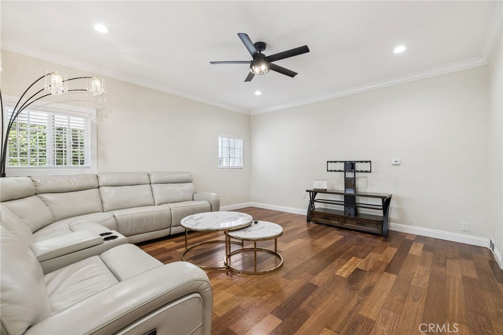 2104 Crenshaw Boulevard Property Photo 8