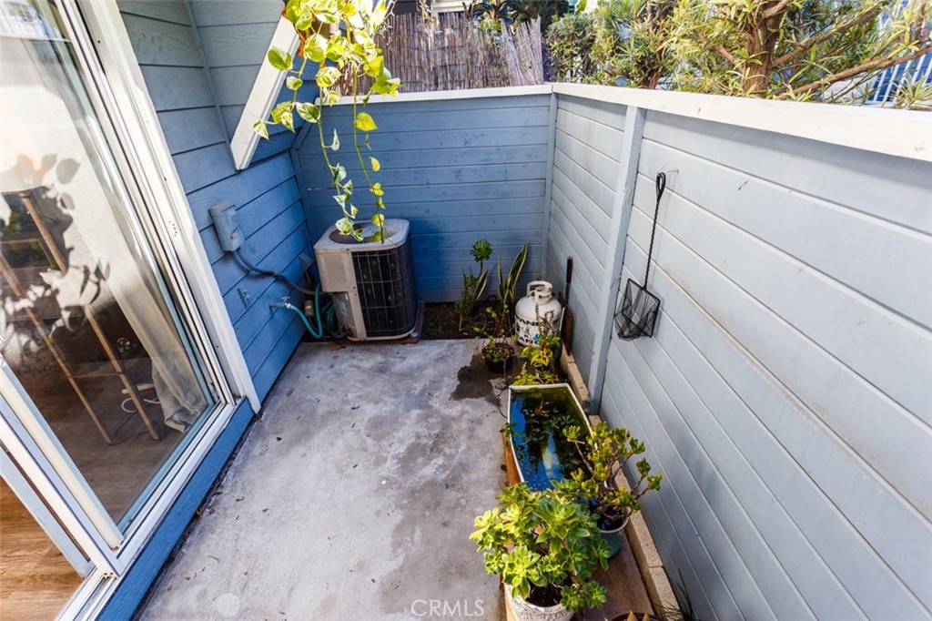 26105 Frampton Avenue C Property Photo 8