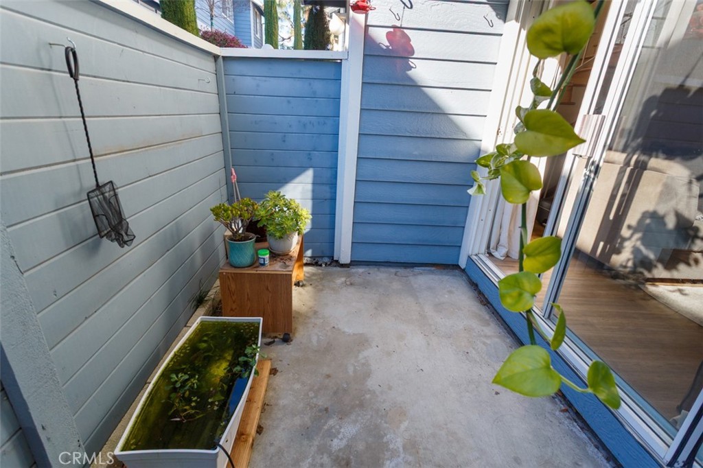 26105 Frampton Avenue C Property Photo 9