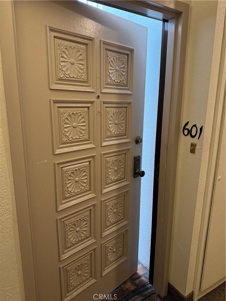 535 Esplanade 601 Property Photo 2