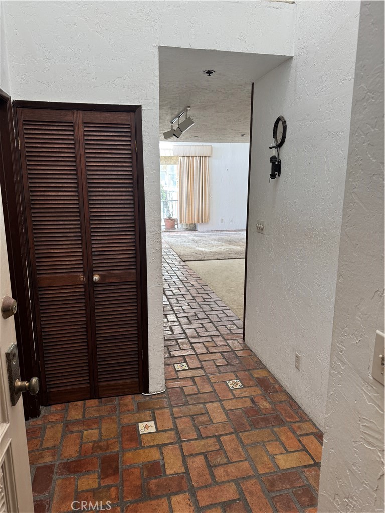 535 Esplanade 601 Property Photo 3
