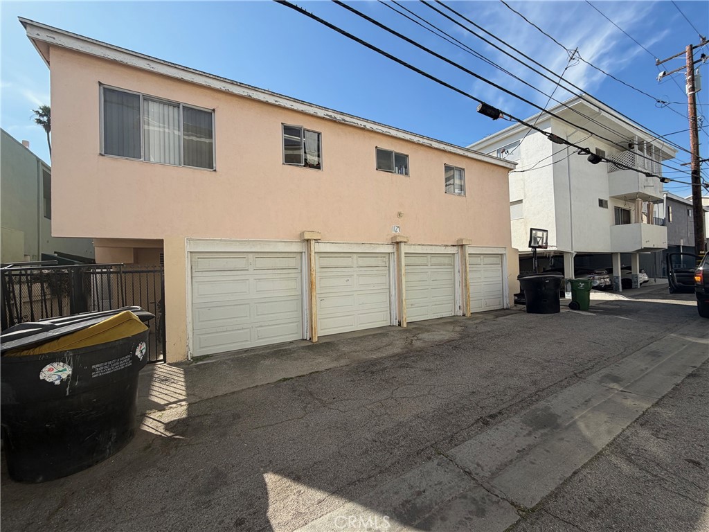 1129 Lincoln Boulevard Property Photo 4