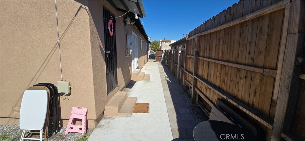 700 W 77th Property Photo 18