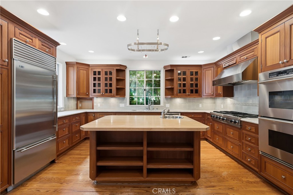 500 3rd Property Photo 2