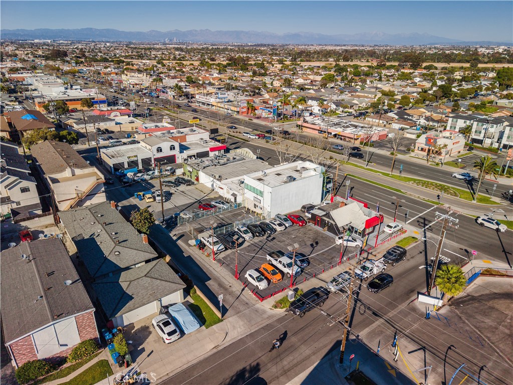 17025 Hawthorne Property Photo 1