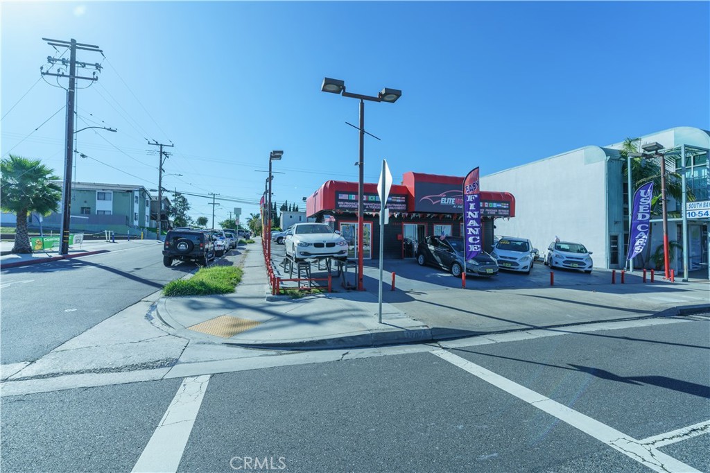 17025 Hawthorne Property Photo 6