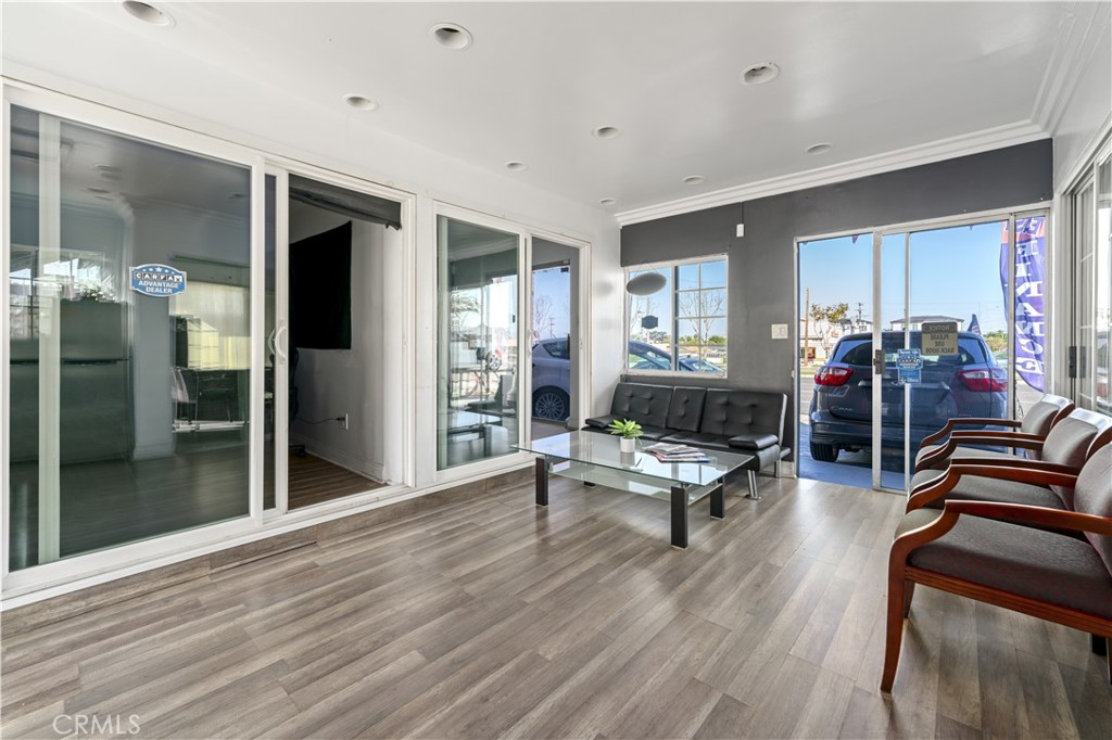 17025 Hawthorne Property Photo 16