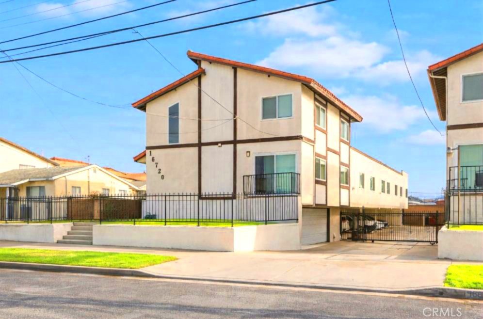 16720 S Dalton Ave Property Photo 3