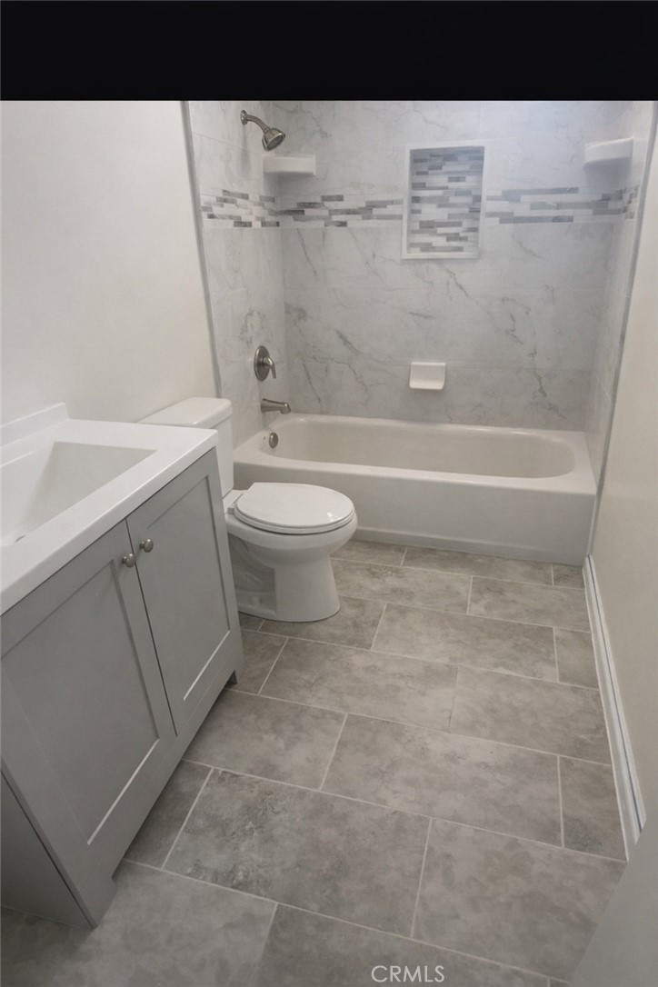 1236 N Wilmington Property Photo 16