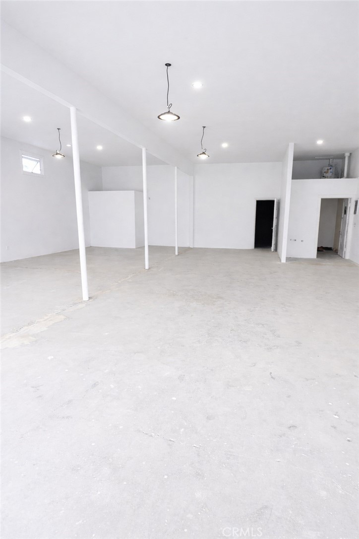1236 N Wilmington Property Photo 7