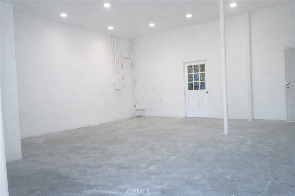1236 N Wilmington Property Photo 10