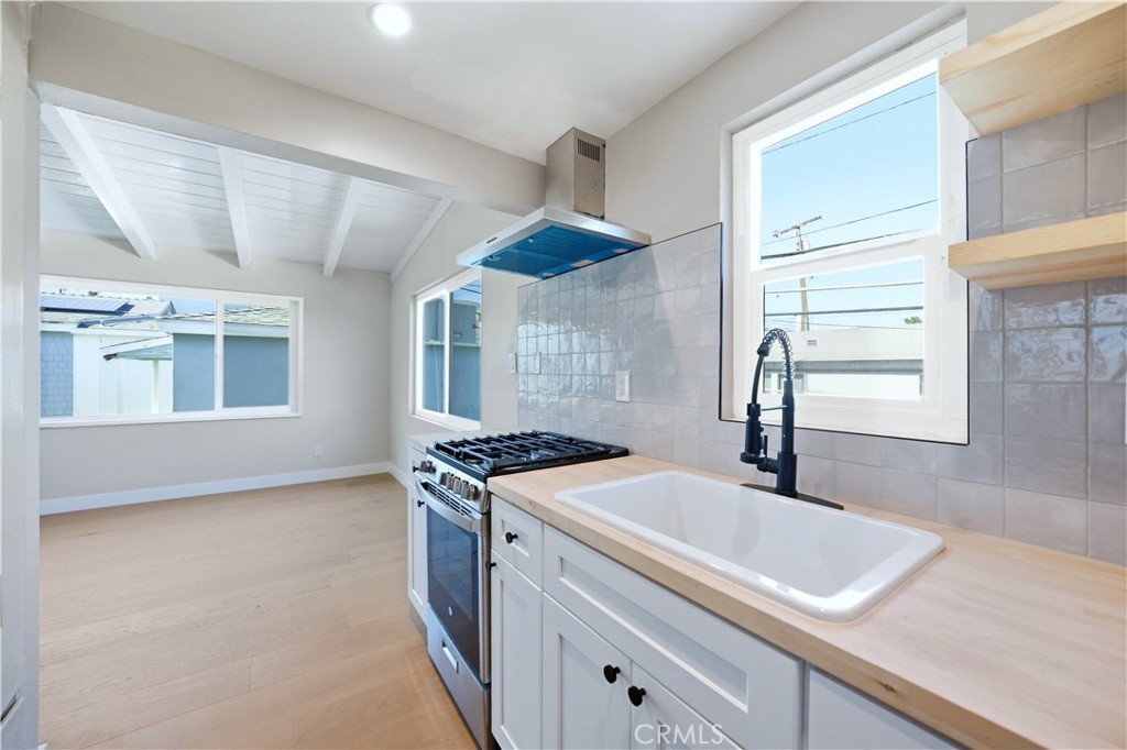 5339 E Ocean Property Photo 7
