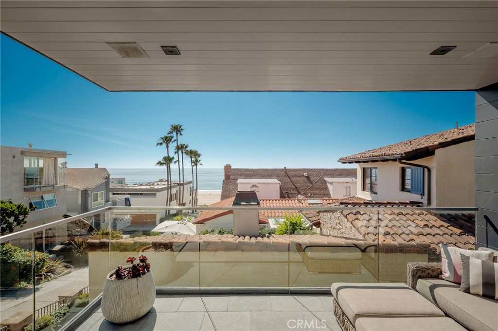 2903 Manhattan Avenue Property Photo 6