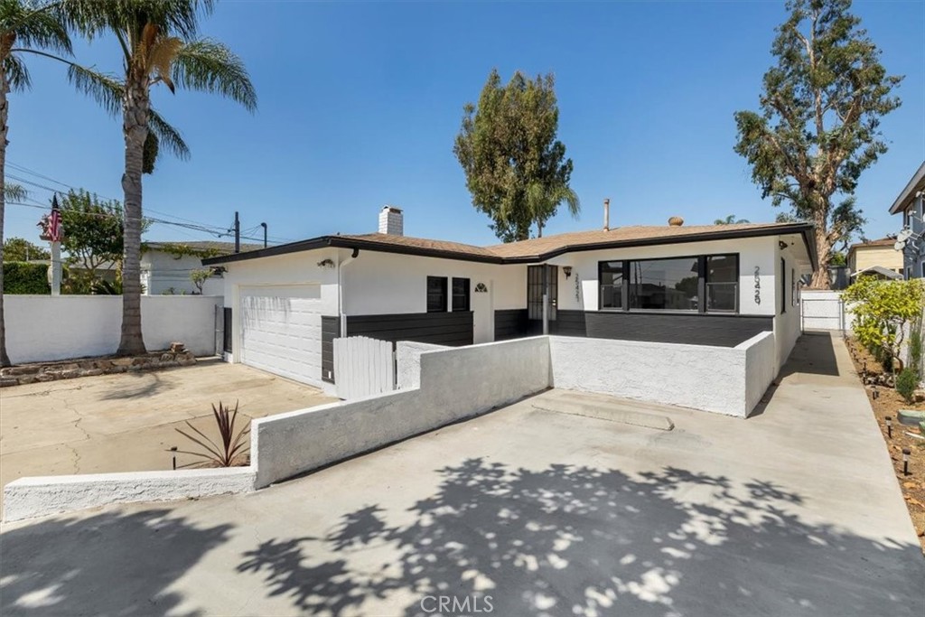25427 Belle Porte Property Photo 1