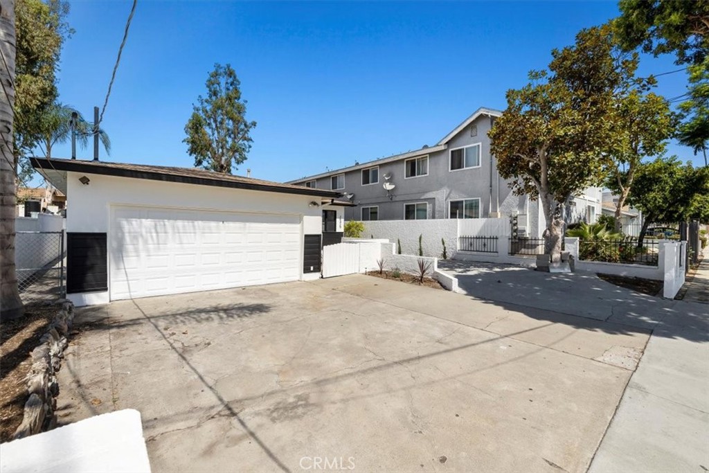 25427 Belle Porte Property Photo 28