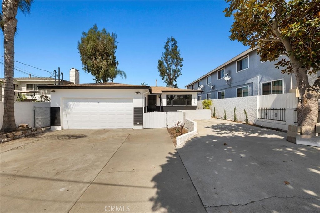 25427 Belle Porte Property Photo 29