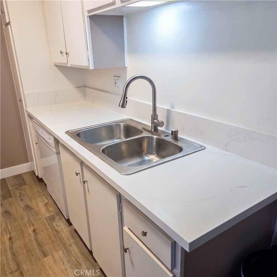 805 Glenway 205 Property Photo 6