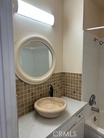 1040 Cedar Property Photo 4