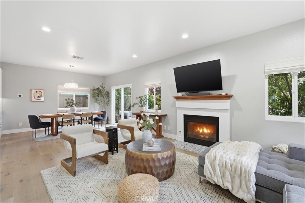 2220 Clark Ln #B