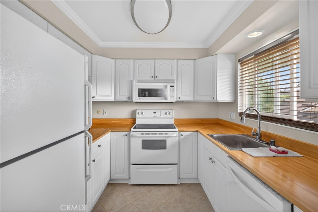 22679 Nadine Circle B Property Photo 15