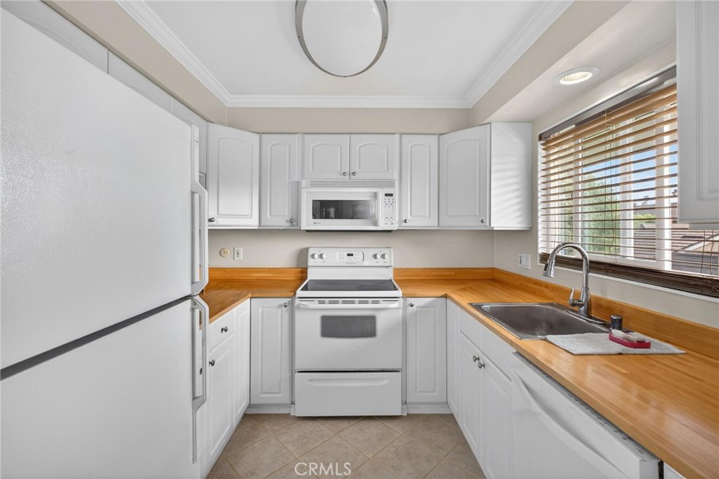 22679 Nadine Circle B Property Photo 15