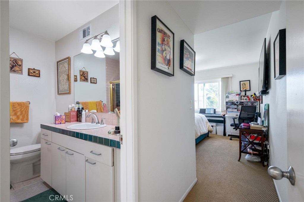 867 Aubrey Court 3 Property Photo 16
