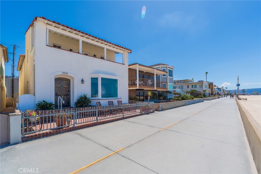 1818 The Strand 1 Property Photo 1