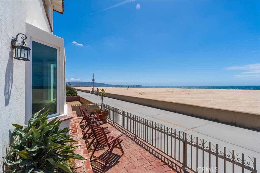 1818 The Strand 1 Property Photo 11