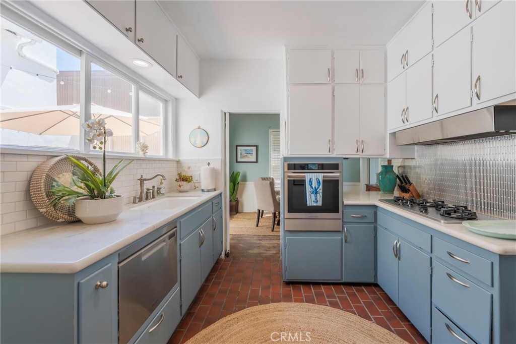 1818 The Strand 1 Property Photo 25