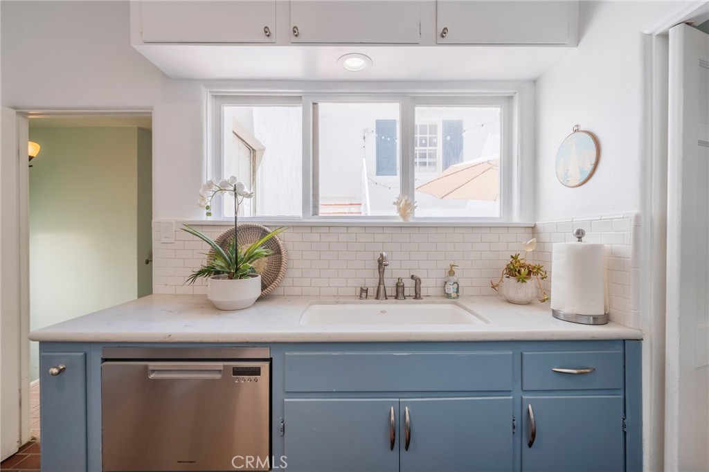 1818 The Strand 1 Property Photo 26