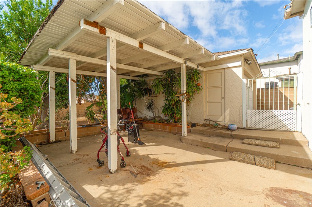 1457 W 1st Property Photo 19