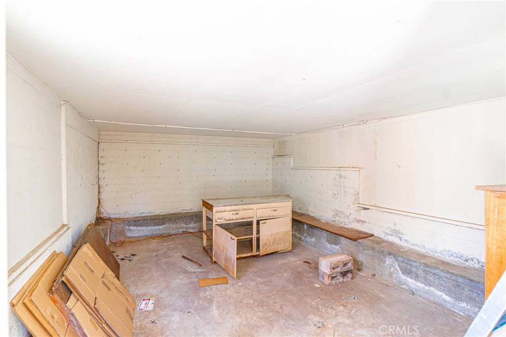 1457 W 1st Property Photo 25