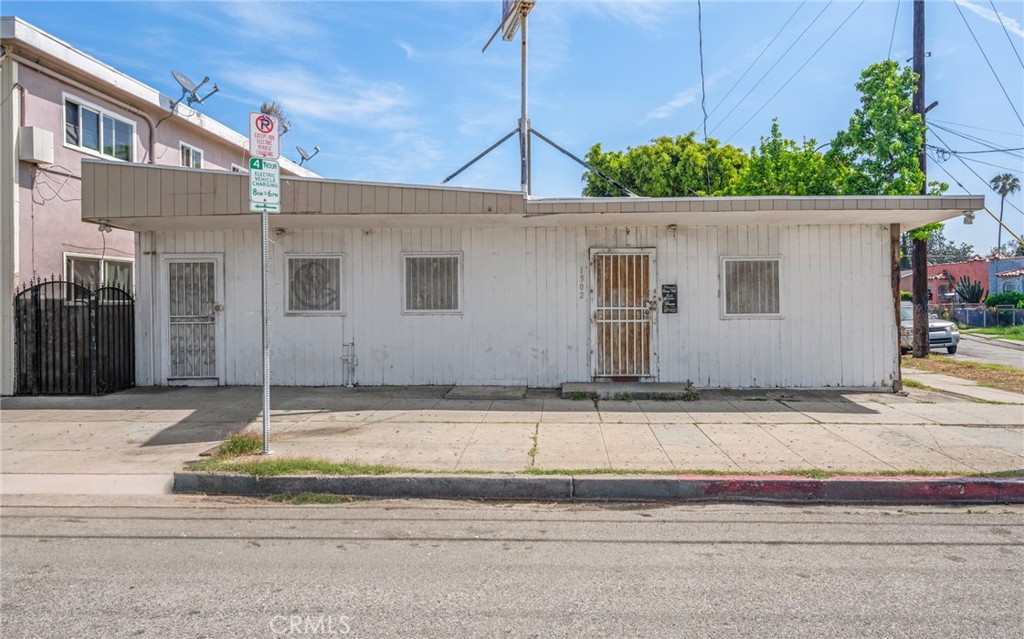 1302 N Wilmington Boulevard Property Photo 1