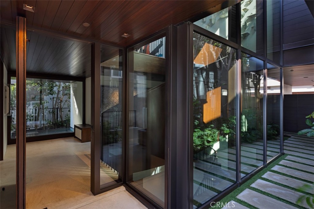 3216 The Strand Property Photo 10