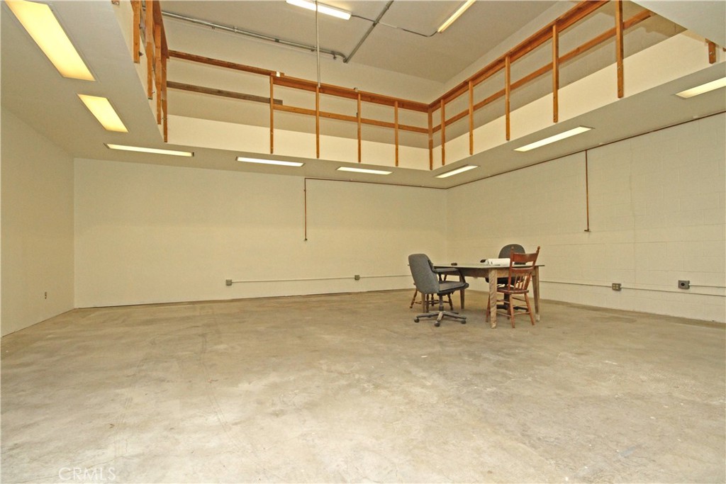 25208 Broadwell Avenue A Property Photo 9