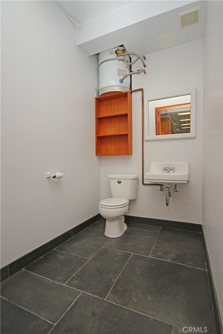 25208 Broadwell Avenue A Property Photo 12