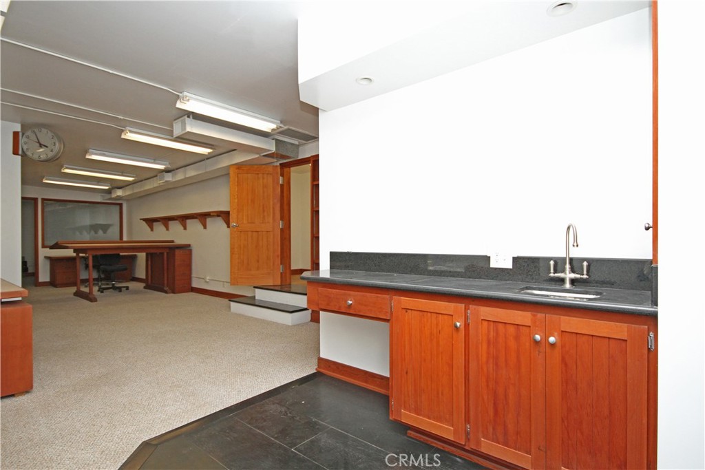 25208 Broadwell Avenue A Property Photo 17