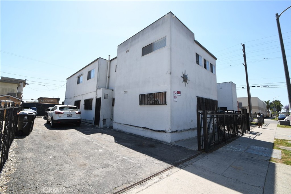7104 San Pedro Property Photo 5