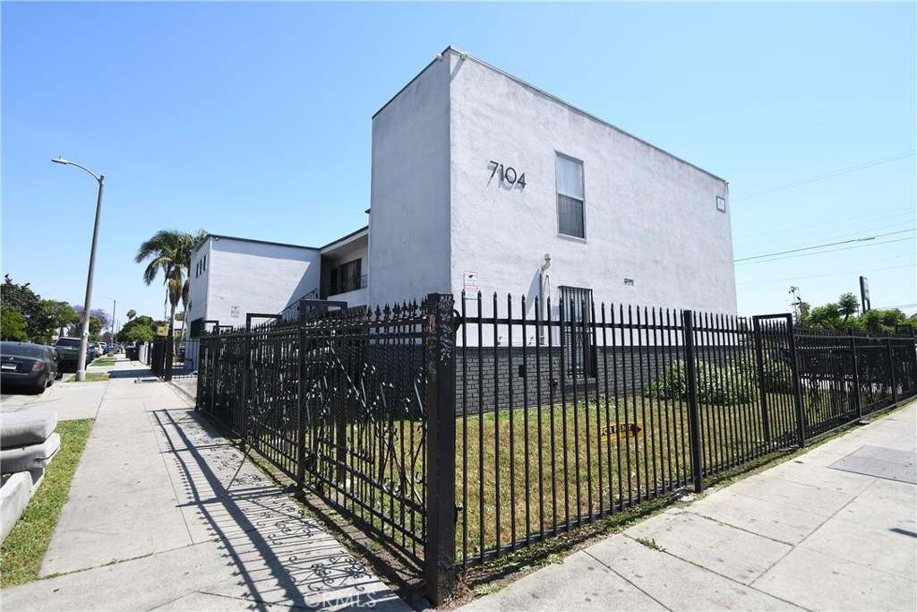 7104 San Pedro Property Photo 41