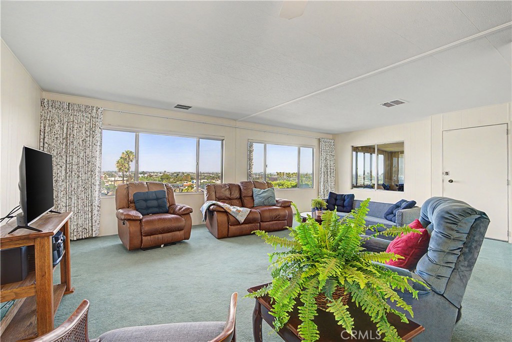2550 Pacific Coast Hwy 217 Property Photo 3