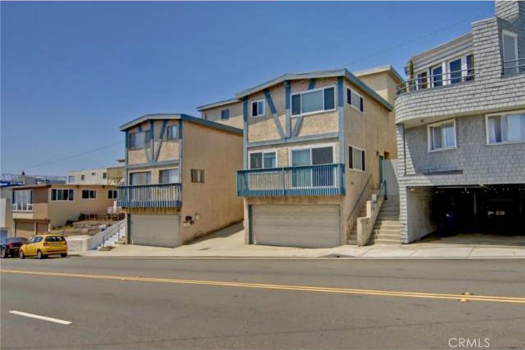 637 Manhattan Beach Boulevard Property Photo 1