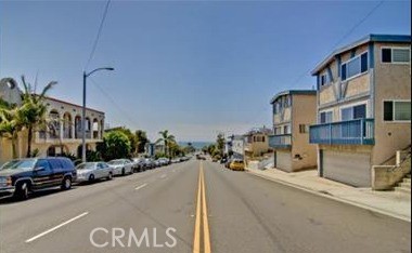 637 Manhattan Beach Boulevard Property Photo 3