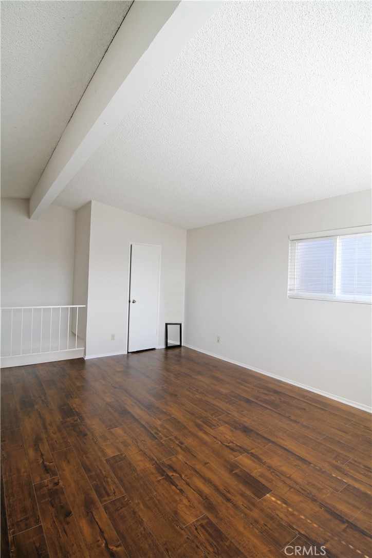 637 Manhattan Beach Boulevard Property Photo 11