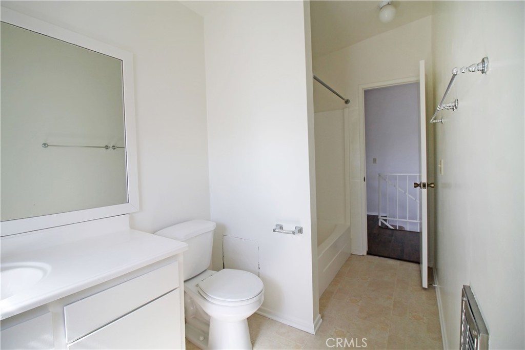 637 Manhattan Beach Boulevard Property Photo 13